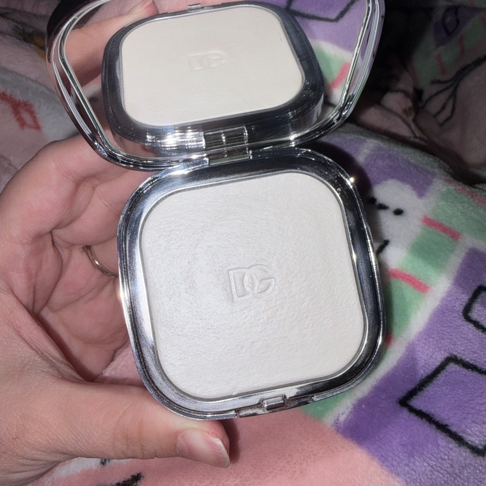 Dolce & Gabbana solar glow bare skin blurring powder Compact - Picture 3 of 5
